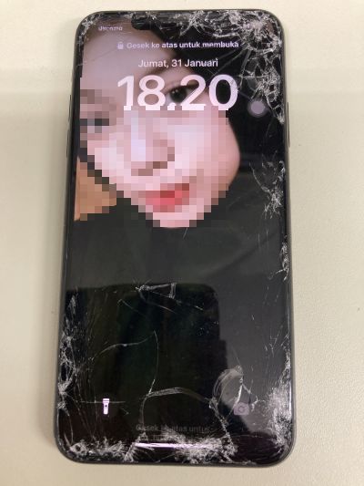 iPhone11ProMAx画面修理大分