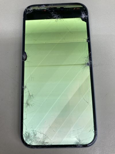 iPhone15画面交換大分