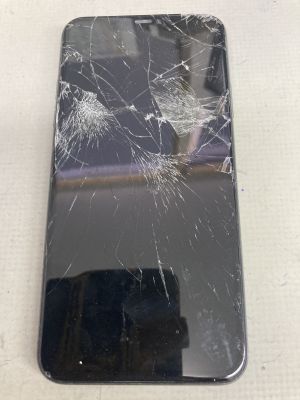 iPhone11ProMax画面破損 ～大分市千歳