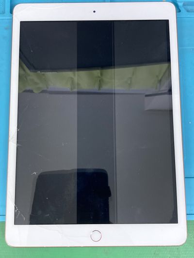 iPad7 ガラス/液晶破損 ～大分市中島